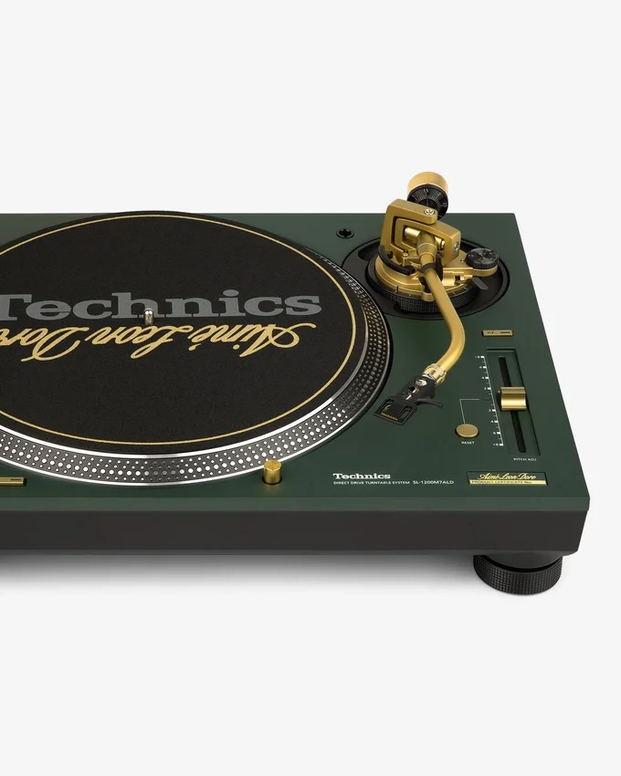 ALD / Technics SL-1200M7ALD Turntable
