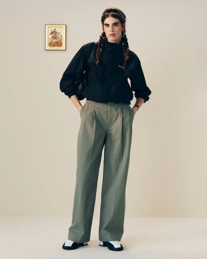Lightweight Pleated Cotton Trouser
